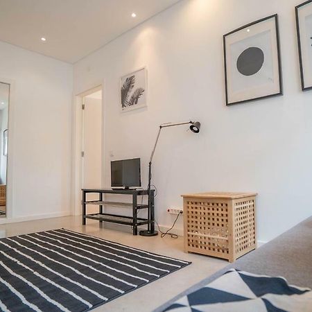 Casual @ 5 De Outubro Apartment Lisbon Bagian luar foto