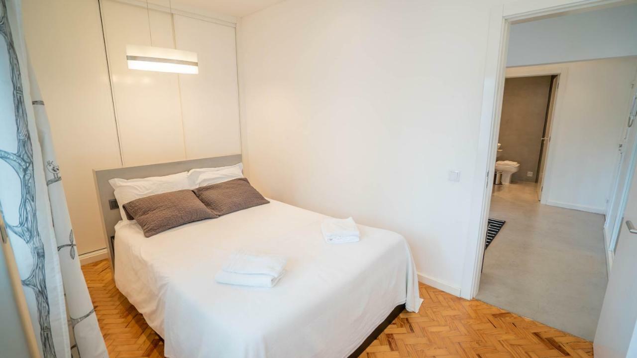 Casual @ 5 De Outubro Apartment Lisbon Bagian luar foto