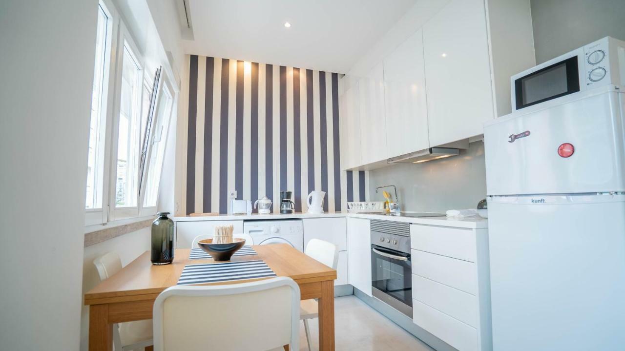 Casual @ 5 De Outubro Apartment Lisbon Bagian luar foto