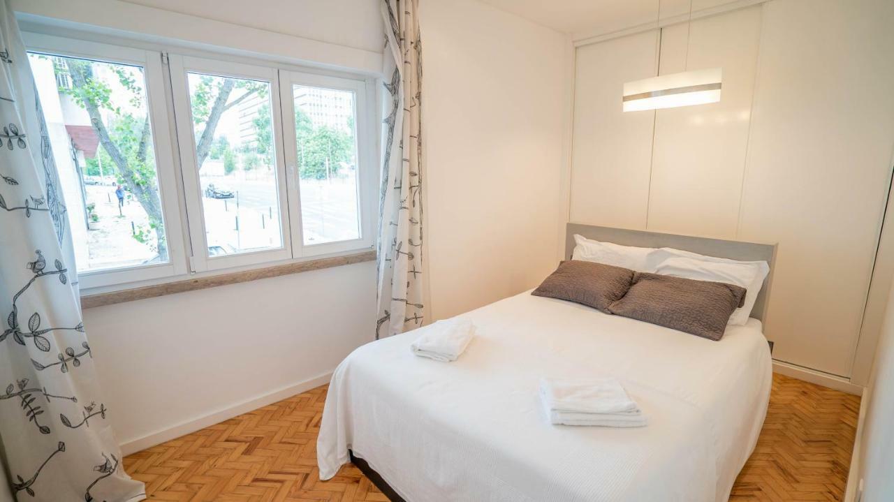 Casual @ 5 De Outubro Apartment Lisbon Bagian luar foto